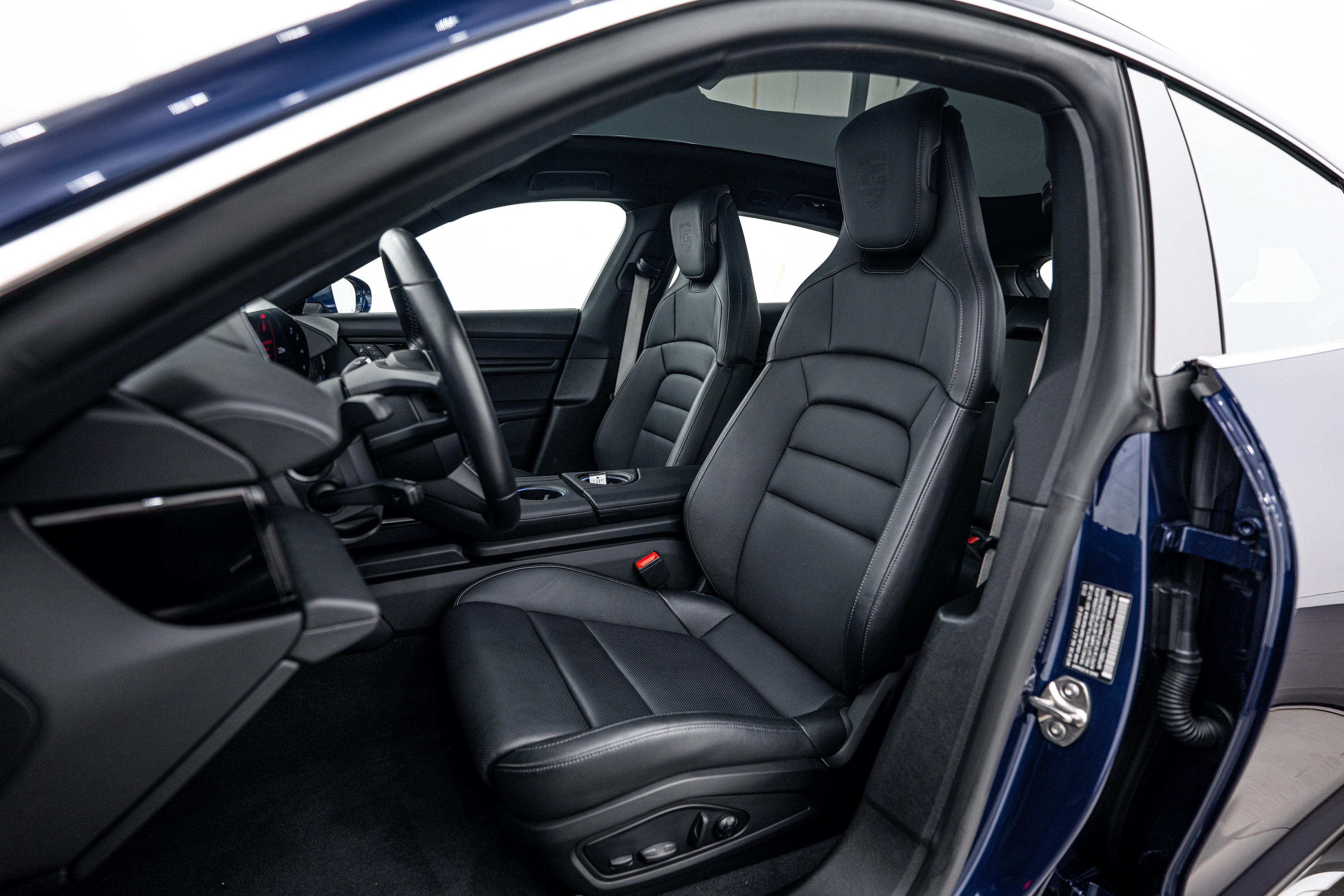 Certified 2024 Porsche Taycan 4S AWD/4WD image 5