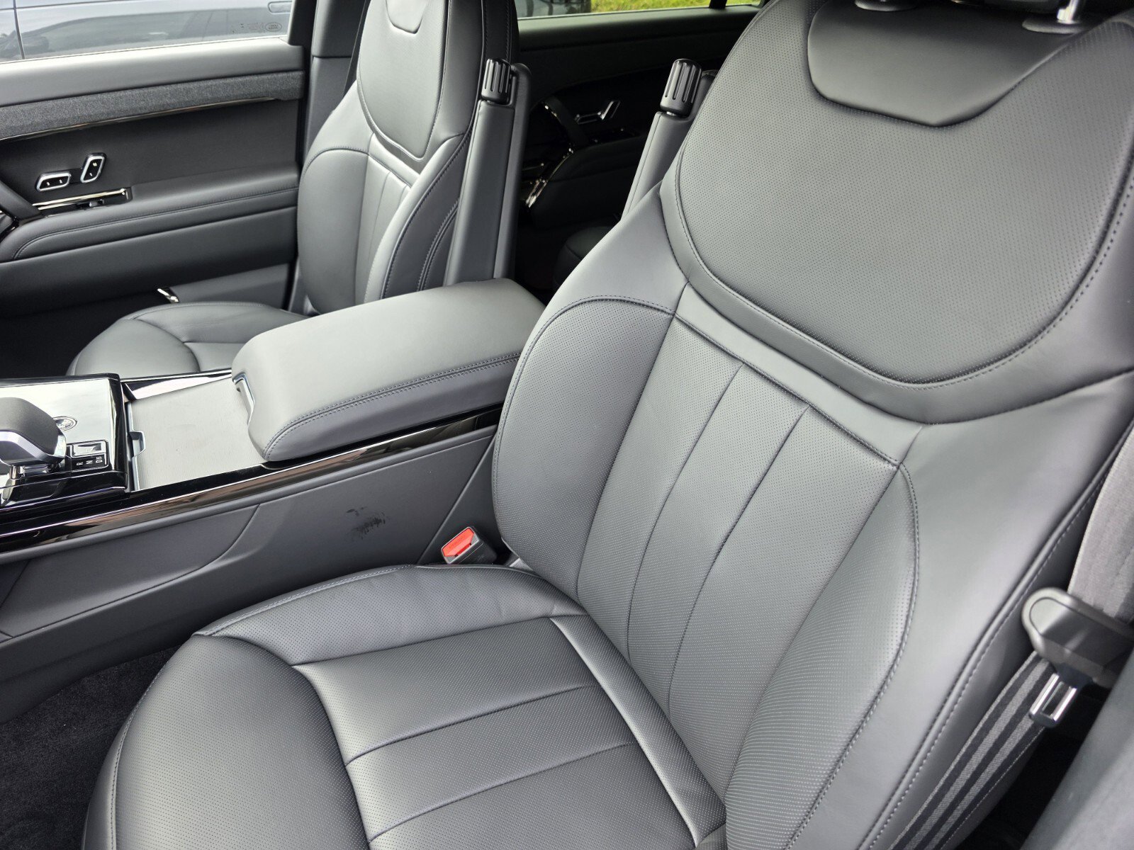 New 2026 Land Rover Range Rover Sport Dynamic SE image 11