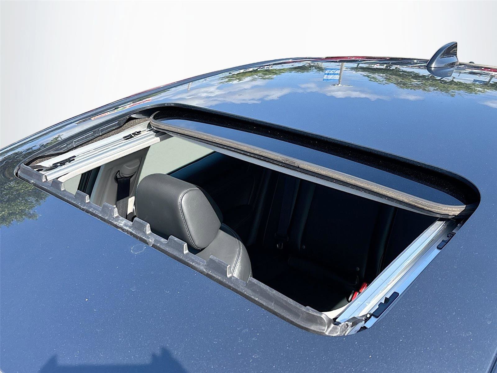 Certified 2022 Honda Civic EX-L image 25