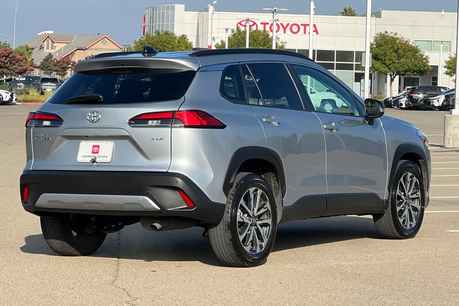 Certified 2025 Toyota Corolla Cross XLE FWD image 4