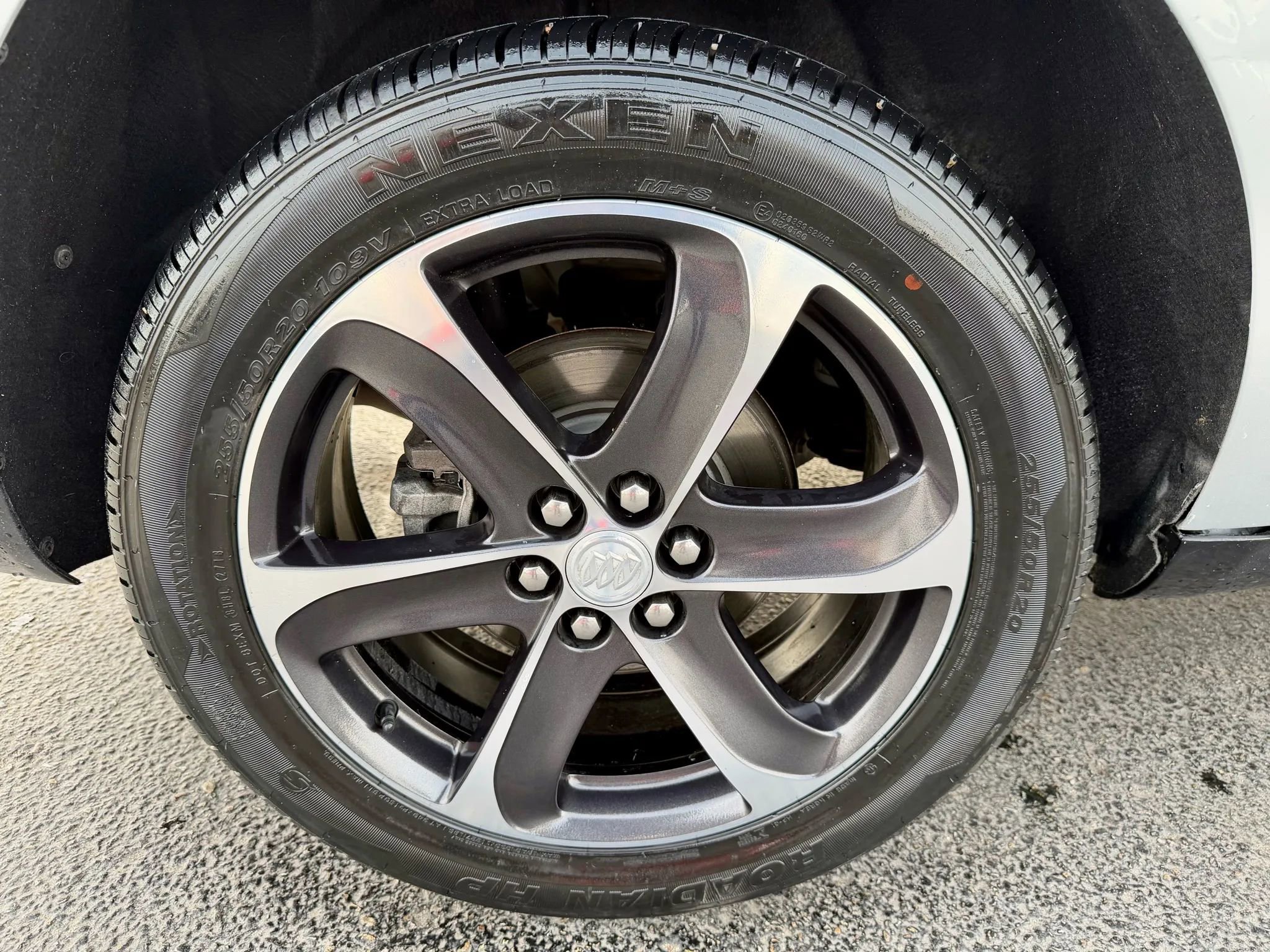 Used 2020 Buick Enclave Essence w/ Sport Touring Edition image 25