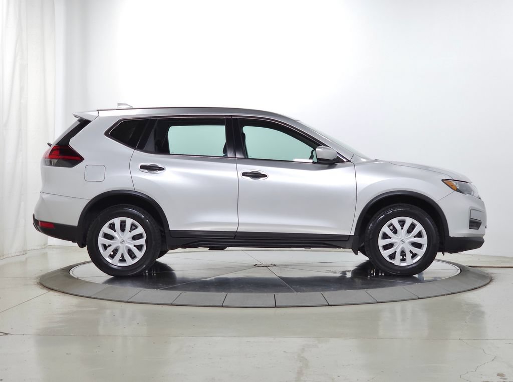 Used 2018 Nissan Rogue S AWD/4WD image 9