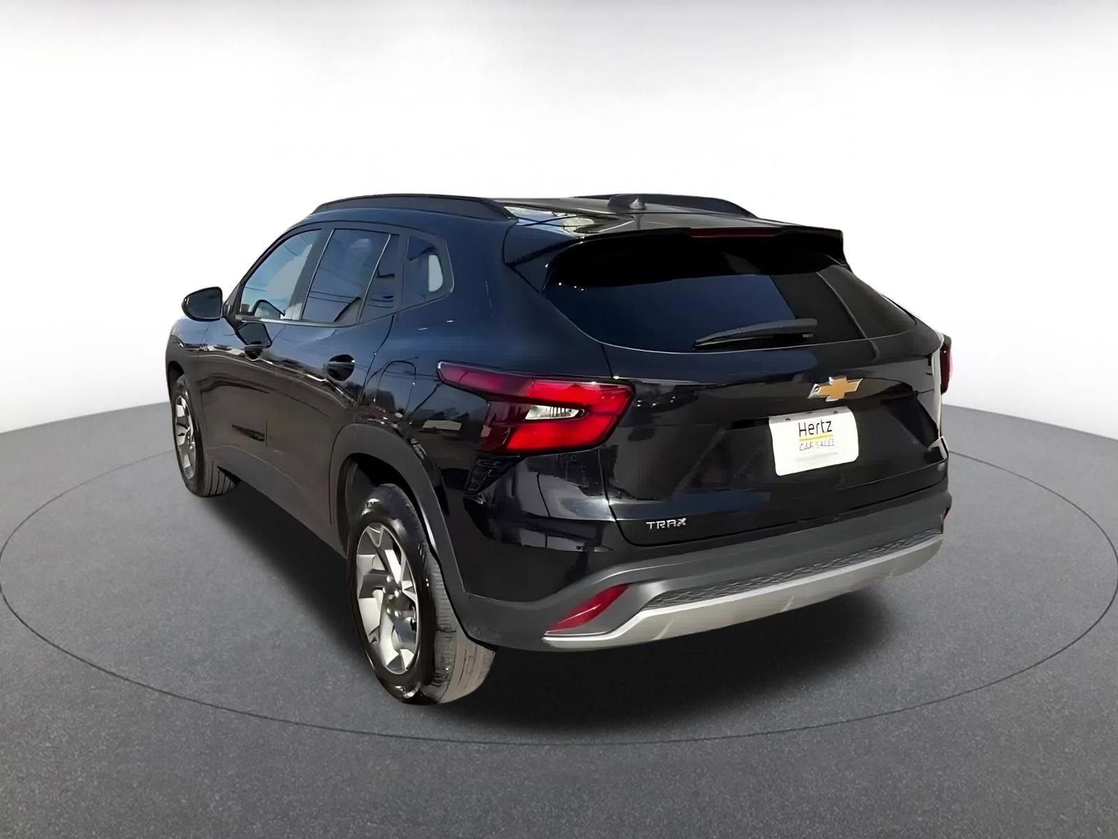 Used 2025 Chevrolet Trax LT image 11