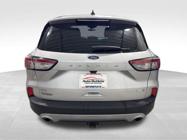 Used 2020 Ford Escape SE image 5