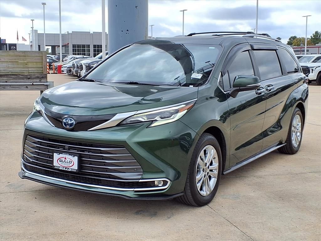 Used 2023 Toyota Sienna Platinum image 9