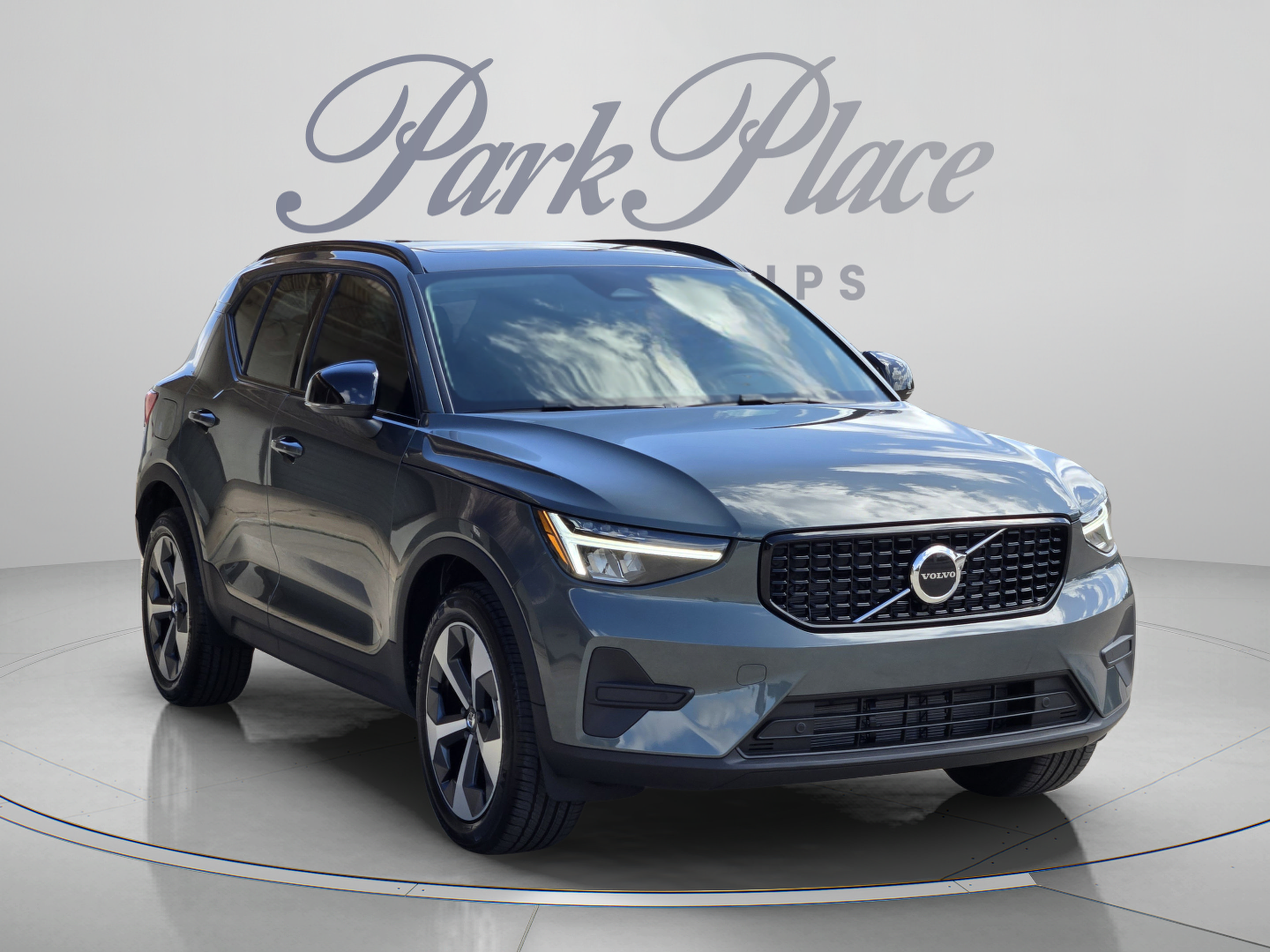 New 2026 Volvo XC40 B5 Core w/ Climate Package AWD/4WD image 8