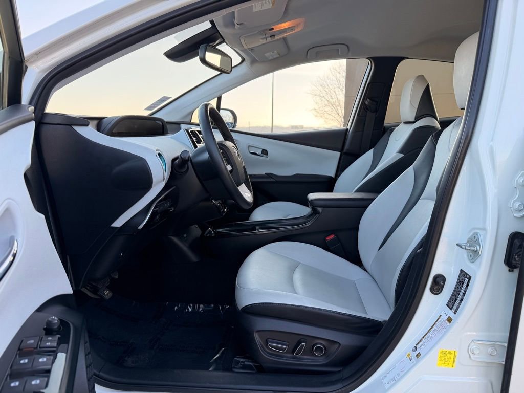Used 2017 Toyota Prius Four image 24