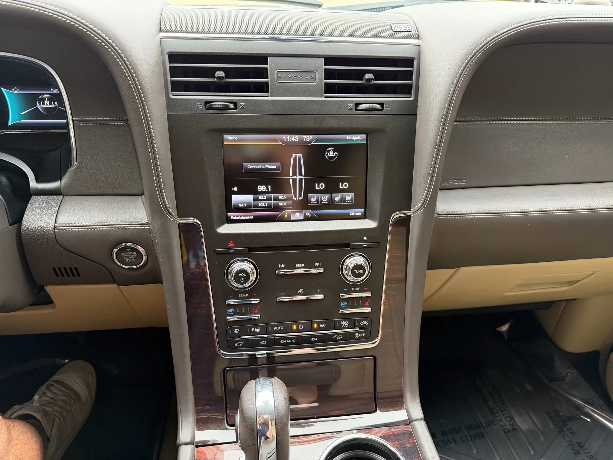 Used 2015 Lincoln Navigator L 4WD w/ Equipment Group 101A Reserve image 23