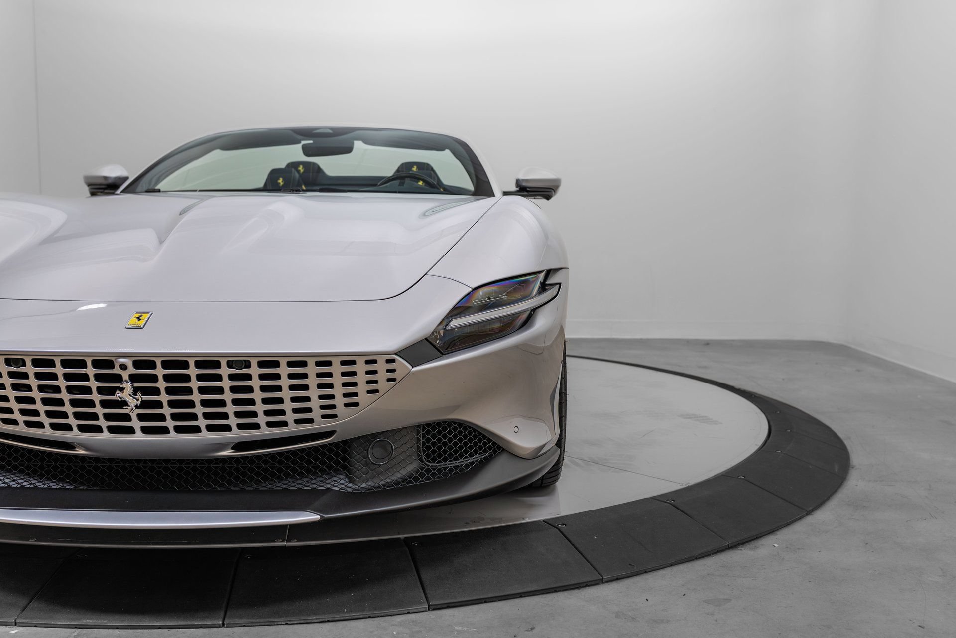 Certified 2024 Ferrari Roma Spider RWD image 44
