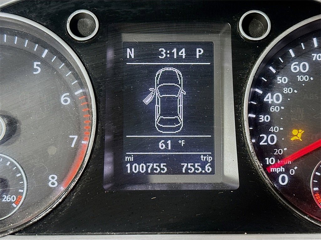 Used 2015 Volkswagen CC R-Line image 12