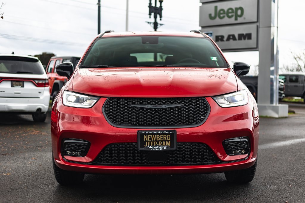 New 2026 Chrysler Pacifica Select w/ S Appearance Package image 5