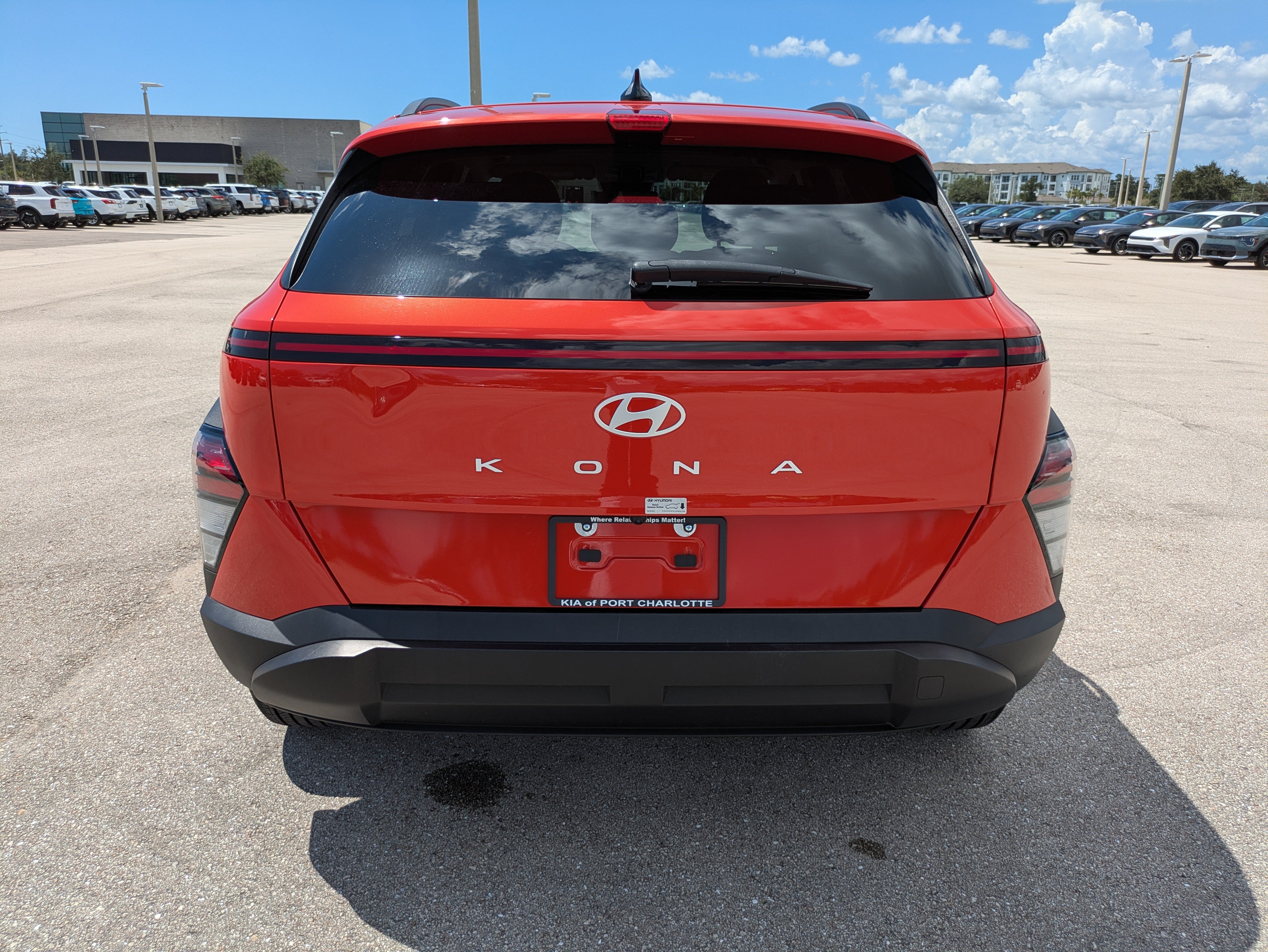 Used 2024 Hyundai Kona SEL w/ Convenience Package FWD image 5