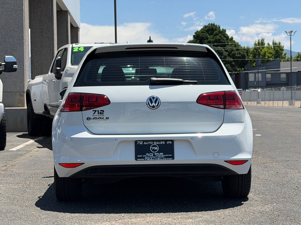Used 2016 Volkswagen e-Golf SEL Premium w/ Driver Assistance Package FWD image 39