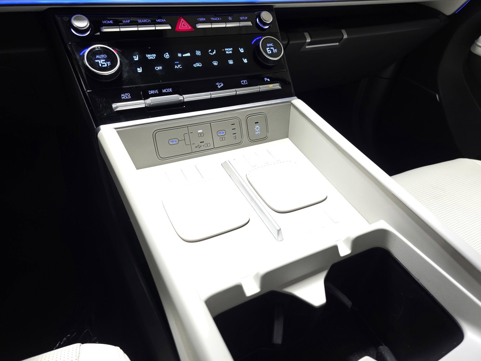 Certified 2025 Hyundai Santa Fe Limited image 29