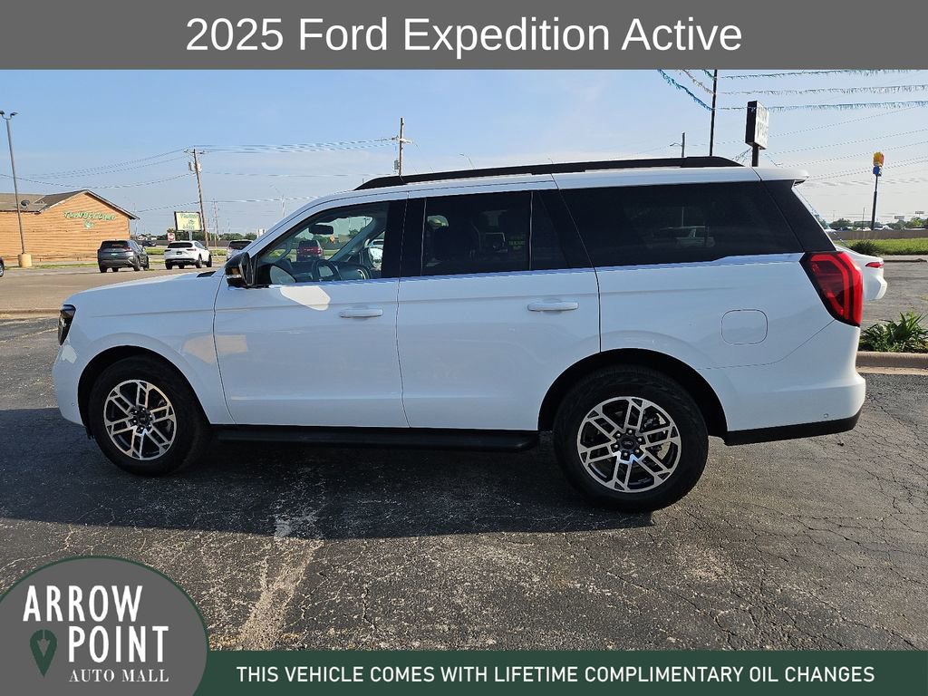 Used 2025 Ford Expedition Active AWD/4WD image 7