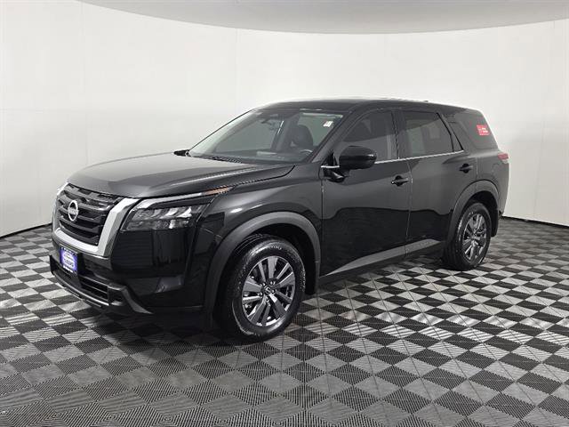Used 2025 Nissan Pathfinder S w/ Cargo Package image 10