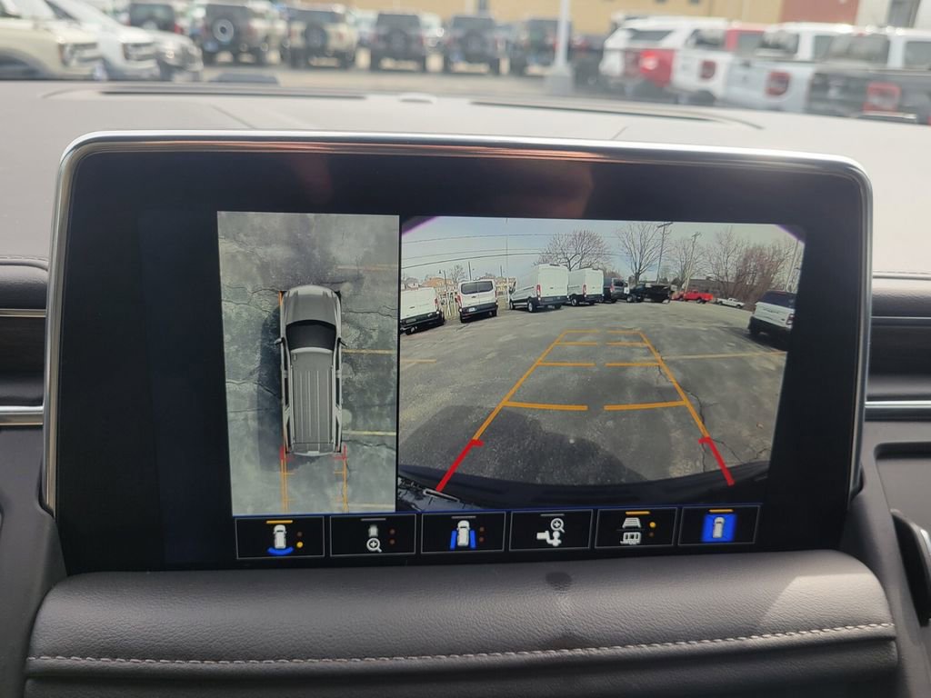 Used 2022 Chevrolet Tahoe LT w/ Luxury Package image 19