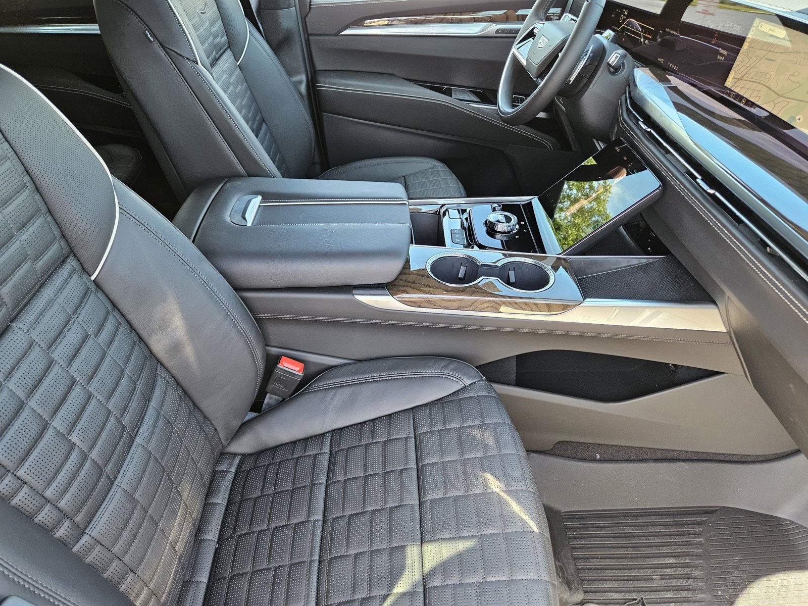 New 2026 Cadillac Escalade Platinum Sport w/ LPO, ONYX Package AWD/4WD image 10