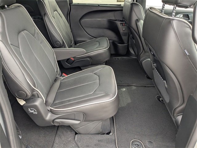 New 2026 Chrysler Pacifica Limited w/ Trailer Tow Group image 39