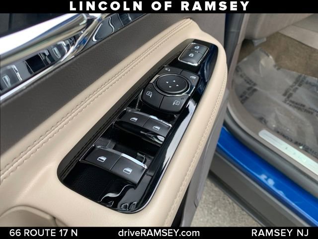 Used 2021 Lincoln Corsair AWD w/ Equipment Group 101A image 13