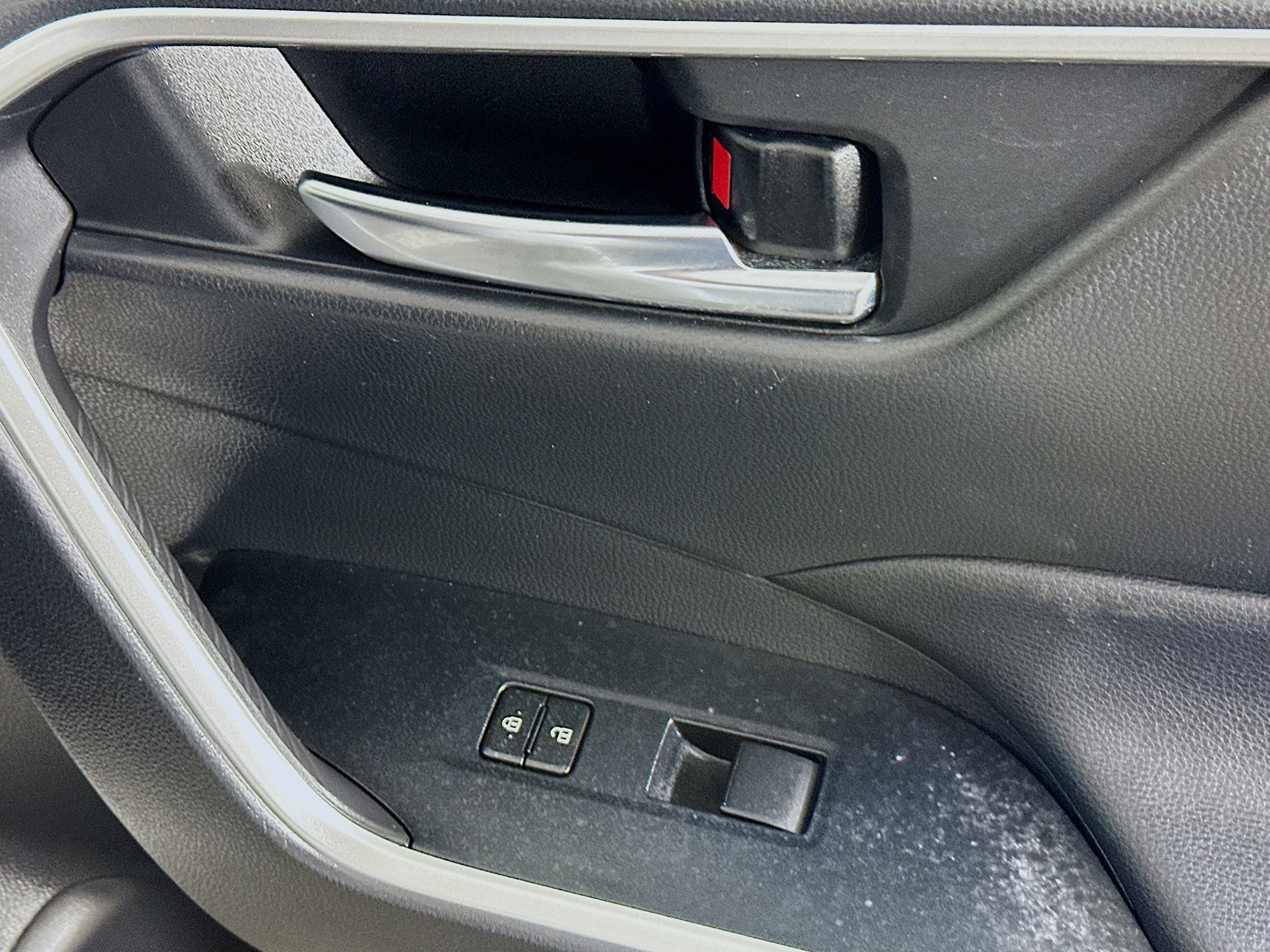 Used 2021 Toyota RAV4 XLE image 29