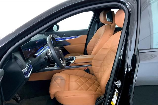 Certified 2023 BMW 740i image 9