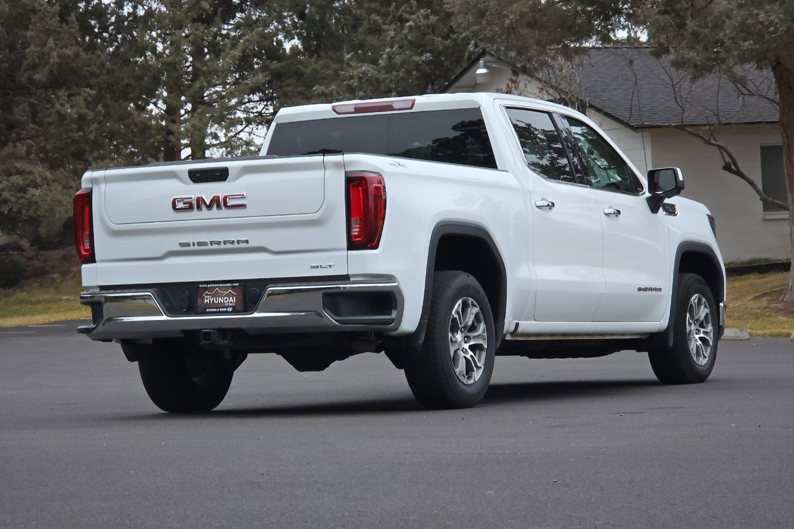 Used 2024 GMC Sierra 1500 SLT image 4
