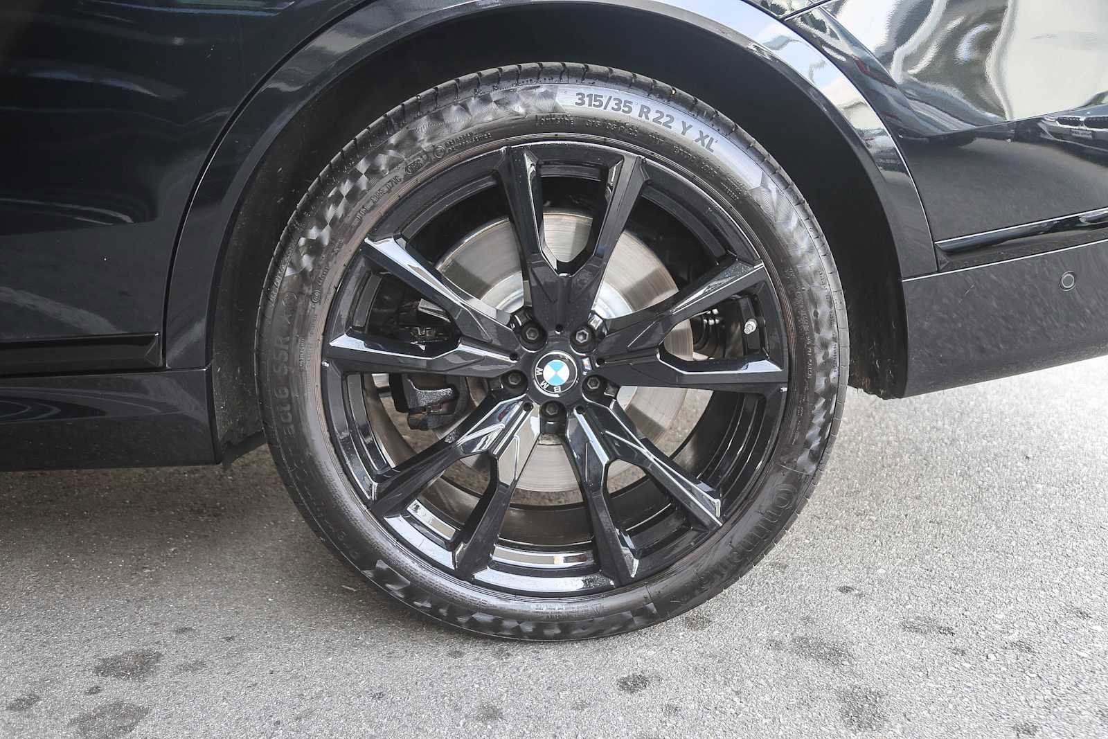 Used 2026 BMW X7 M60i w/ Climate Comfort Package image 8