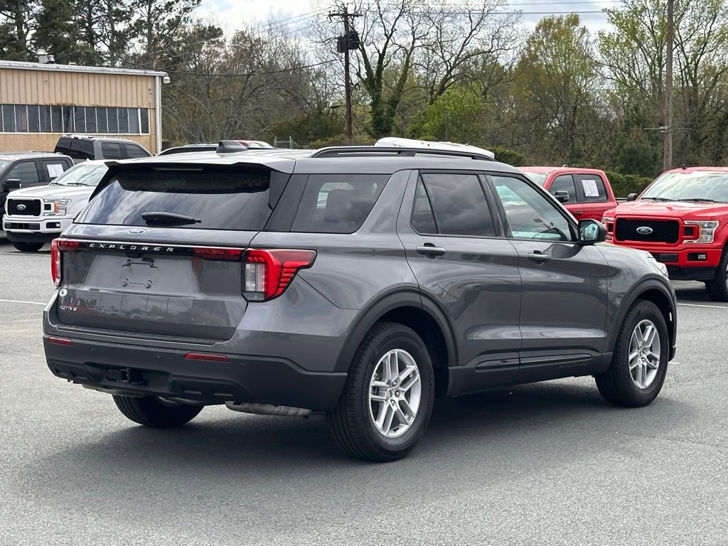 New 2026 Ford Explorer Active image 8
