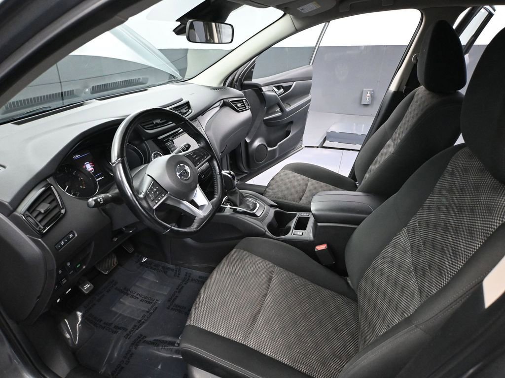 Used 2021 Nissan Rogue Sport SV image 21