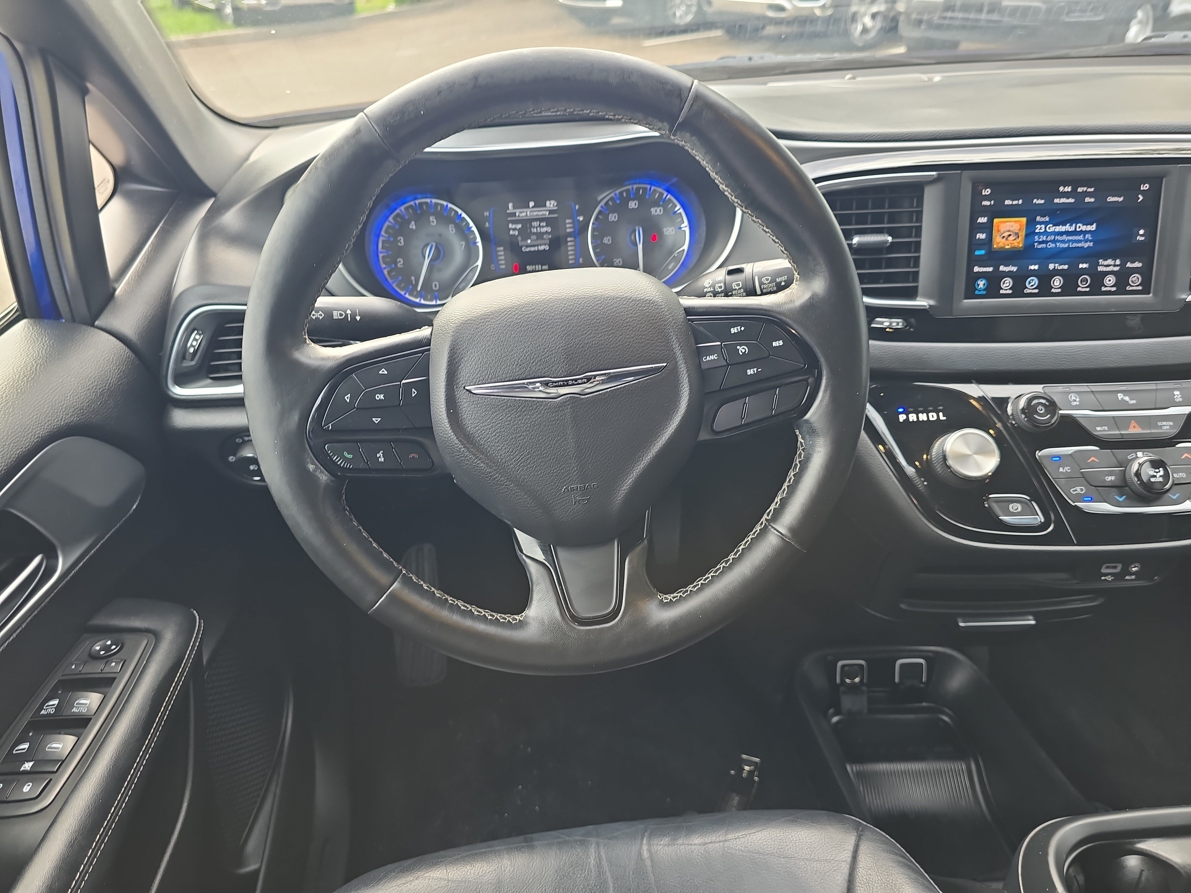 Used 2019 Chrysler Pacifica Touring-L w/ S Appearance Package FWD image 14