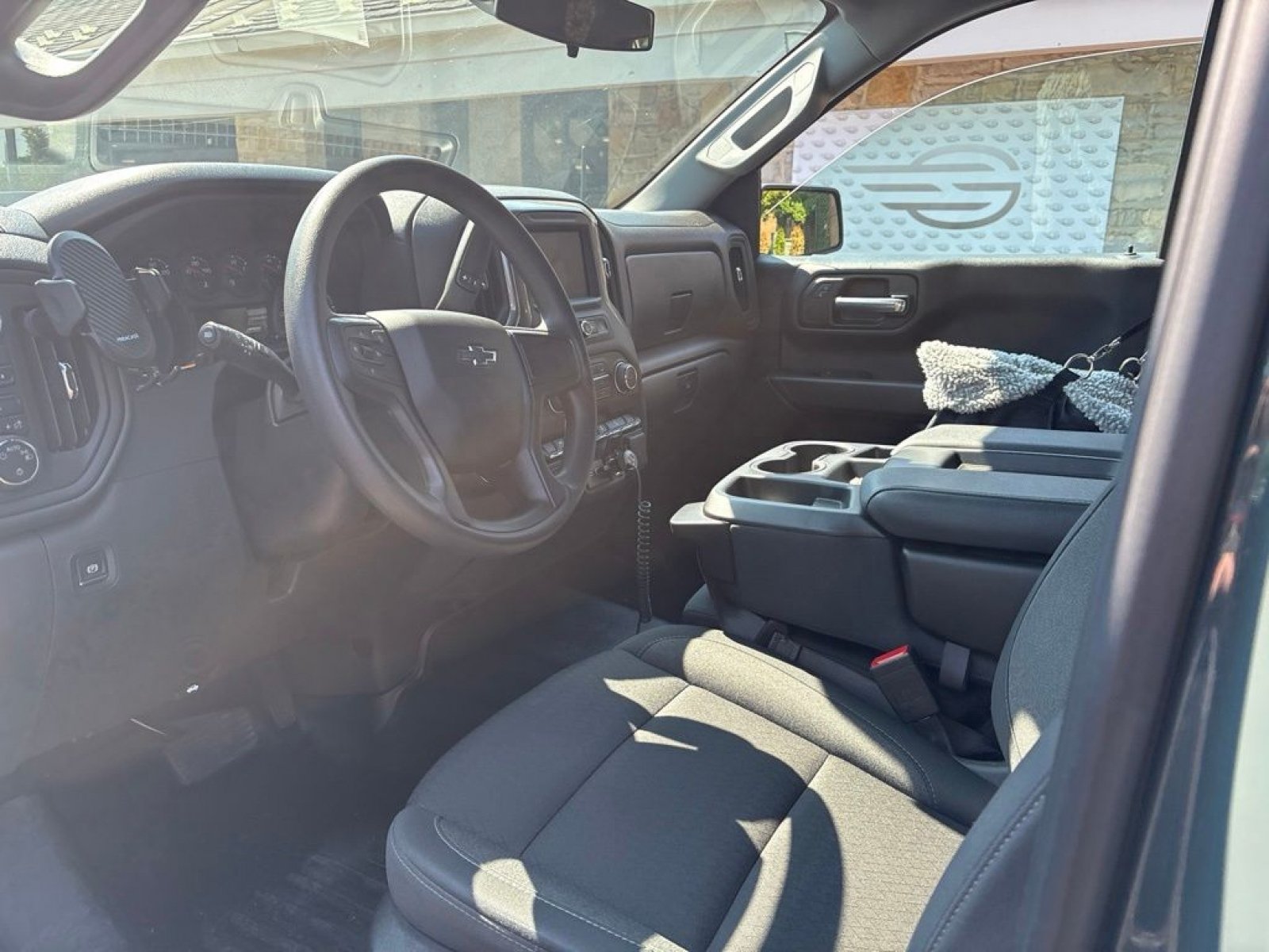 Used 2025 Chevrolet Silverado 1500 Custom Trail Boss w/ LPO, Dark Essentials Package AWD/4WD image 11