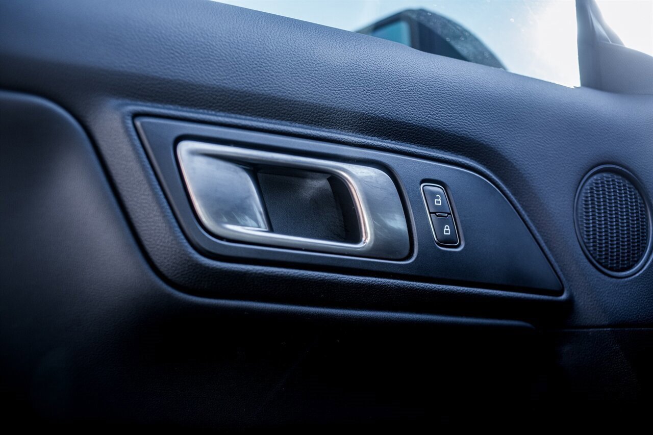 Used 2022 Ford Mustang Shelby GT500 w/ Carbon Fiber Track Pack image 15