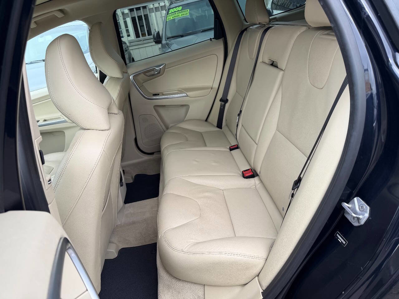 Used 2016 Volvo XC60 T5 Platinum image 13