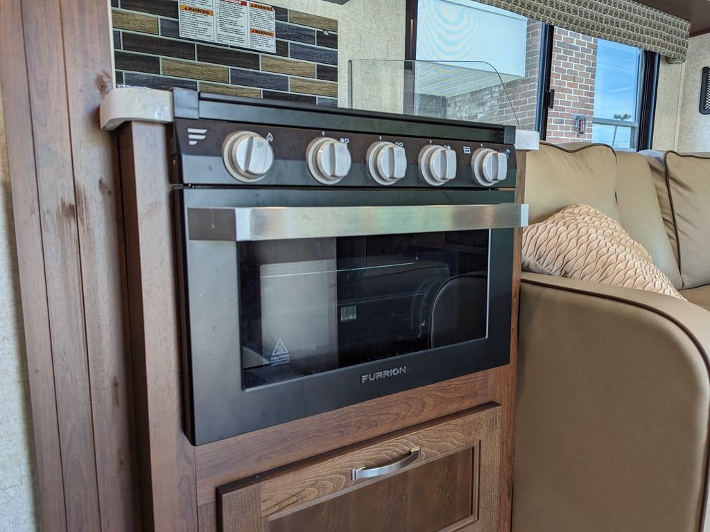 Used 2019 Chevrolet Express 4500 w/ RV Package RWD image 71