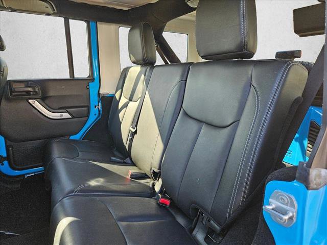 Used 2017 Jeep Wrangler Unlimited Sahara w/ Connectivity Group image 16
