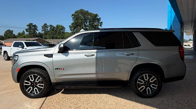 Used 2024 GMC Yukon AT4 w/ Technology Package AWD/4WD image 4