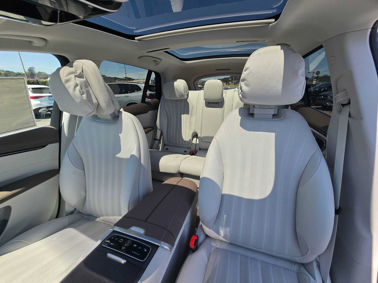 New 2026 Mercedes-Benz EQS 400 4MATIC SUV image 23
