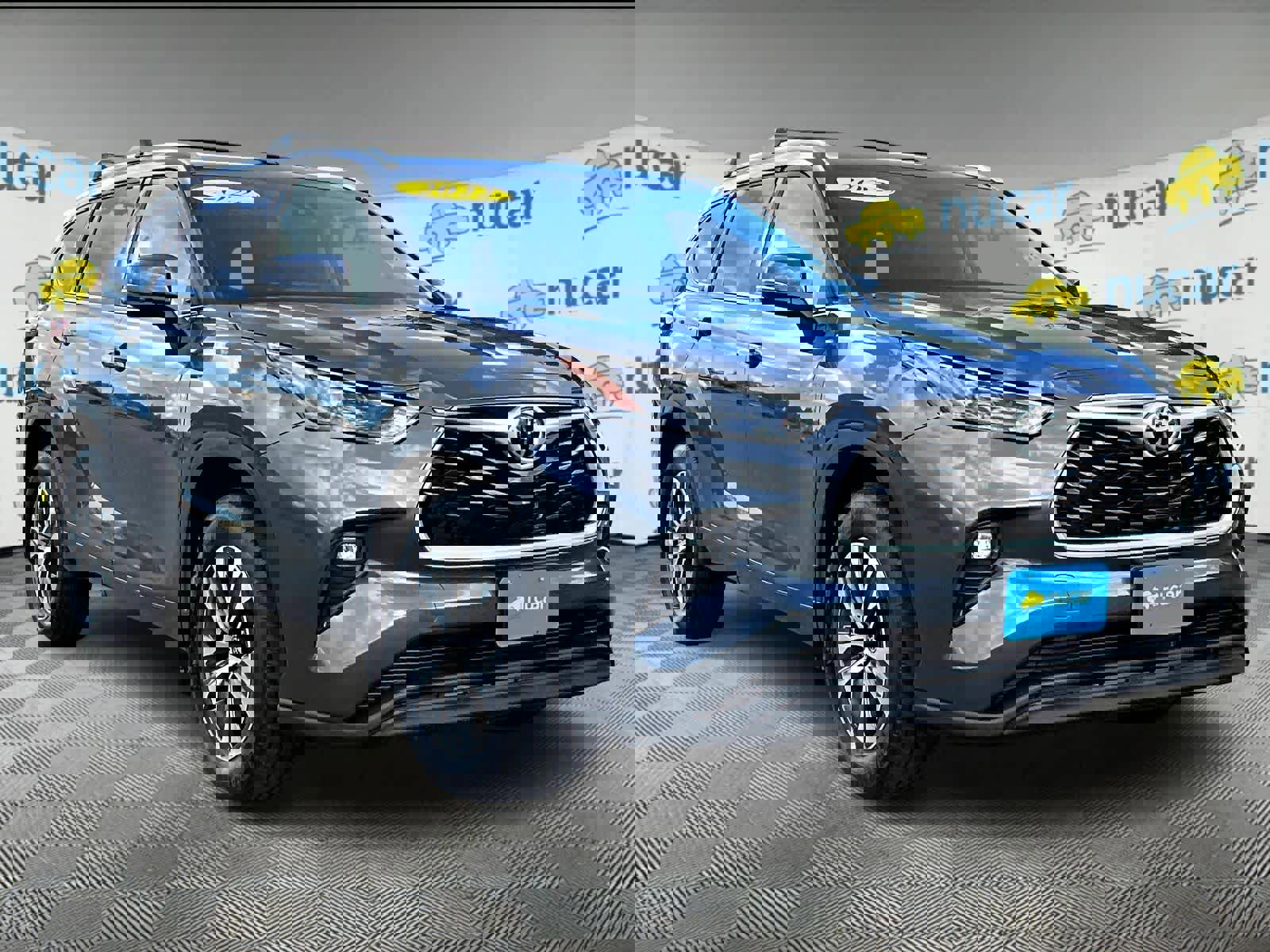 Used 2022 Toyota Highlander XLE image 1