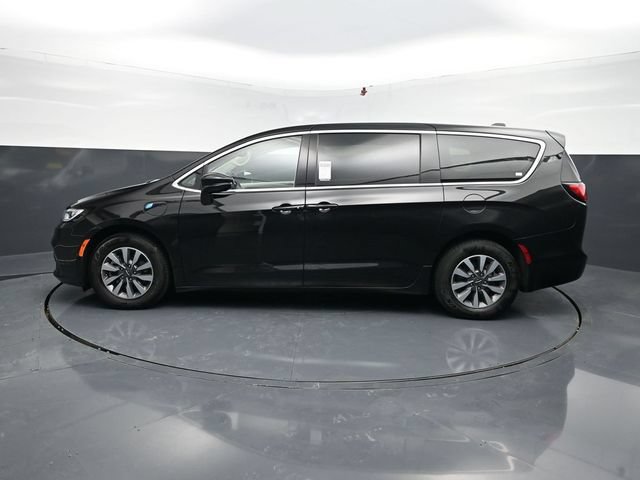 Used 2024 Chrysler Pacifica Limited FWD image 5