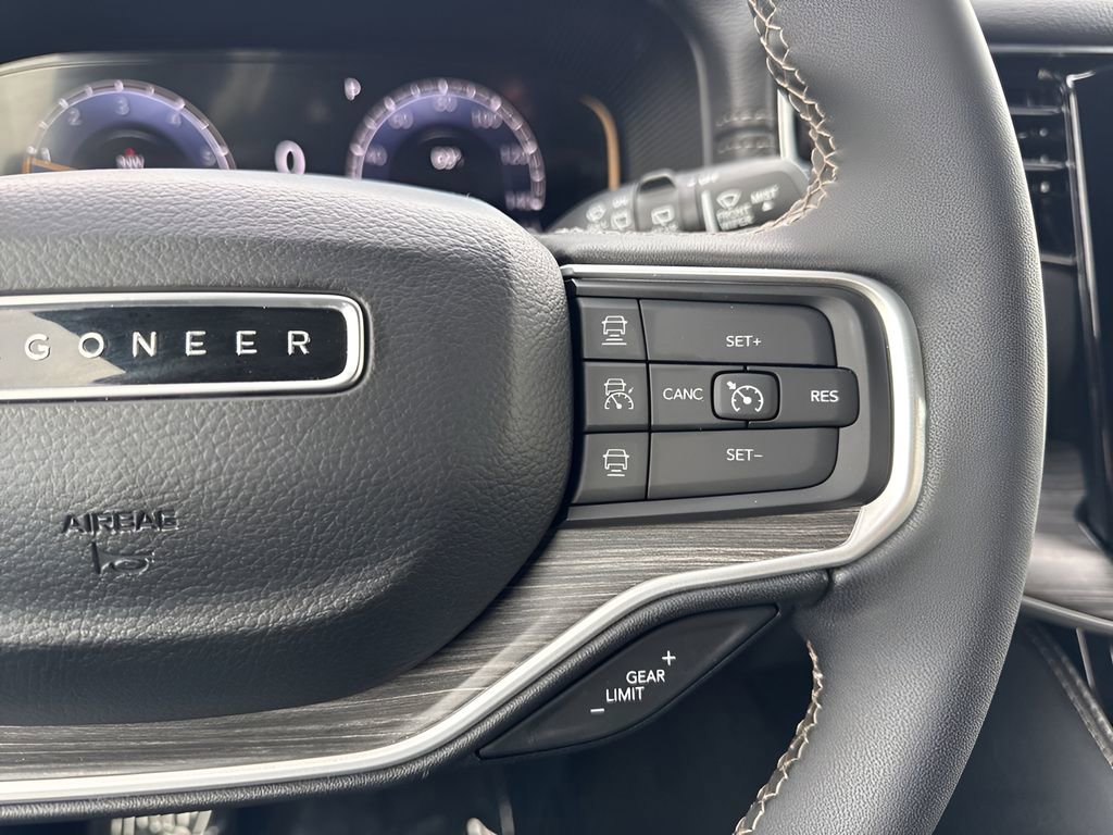 Used 2024 Jeep Wagoneer Series III AWD/4WD image 17