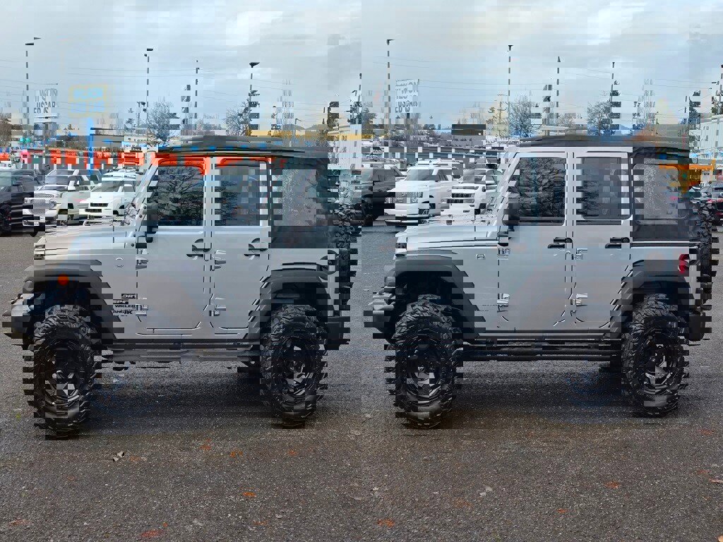 Used 2018 Jeep Wrangler Unlimited Sport w/ Connectivity Group image 31