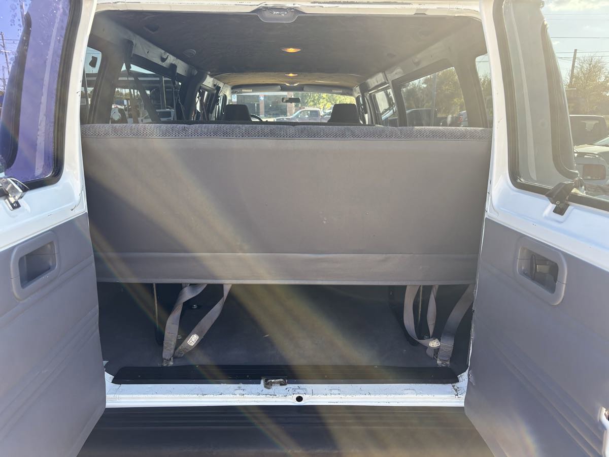 Used 2000 Dodge B3500 image 13