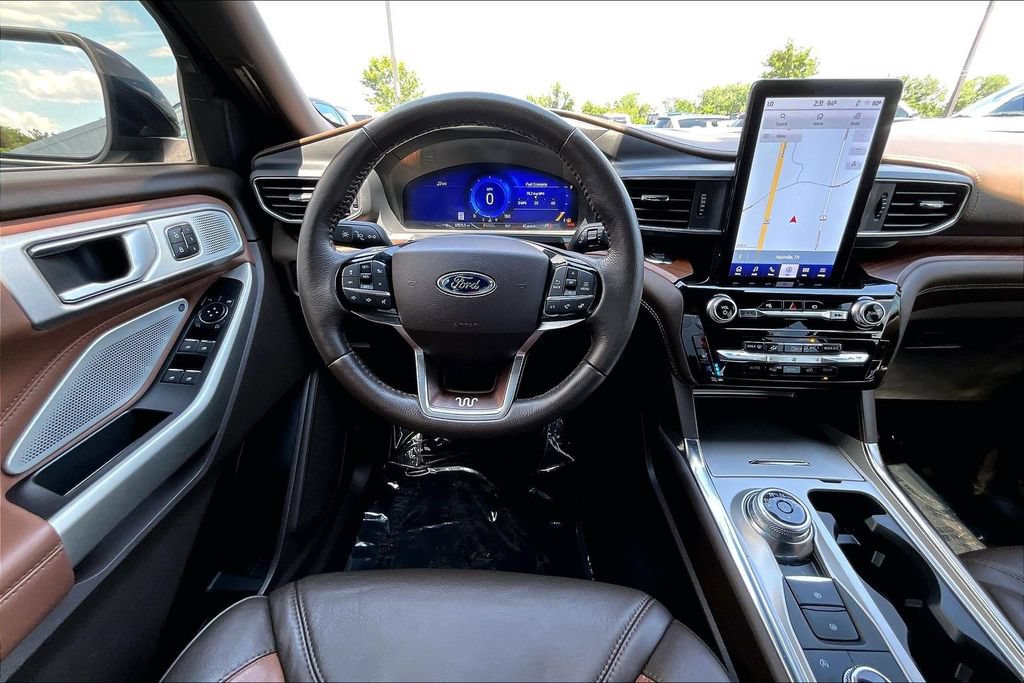 Used 2022 Ford Explorer King Ranch w/ Technology Package AWD/4WD image 10