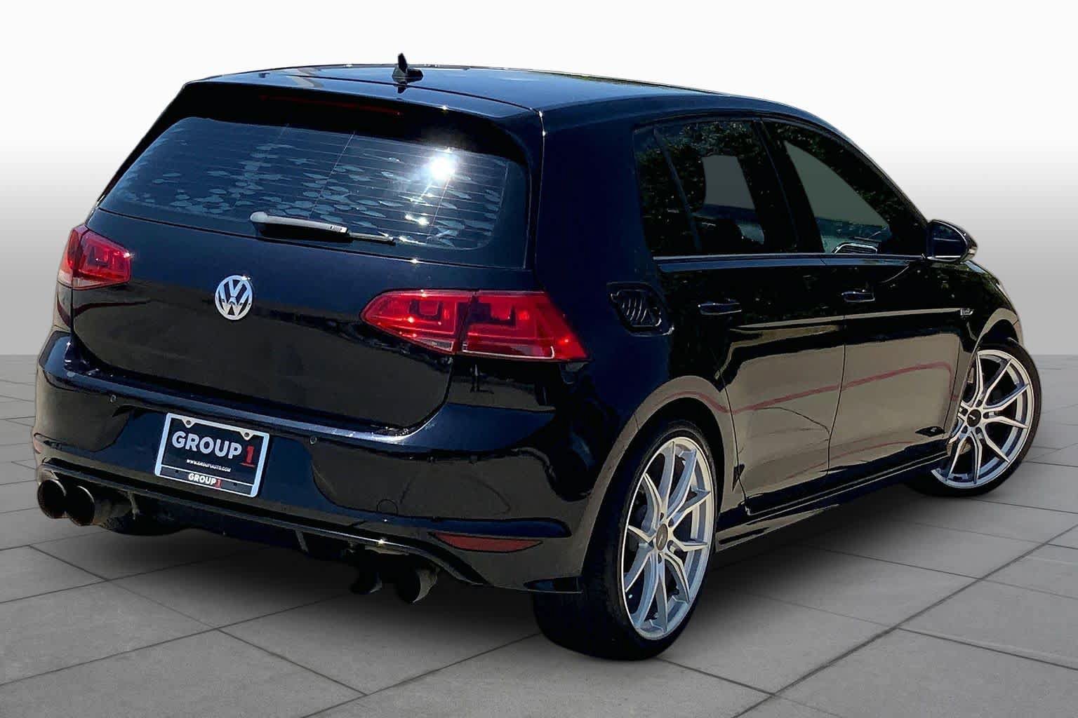 Used 2017 Volkswagen Golf R 4-Door AWD/4WD image 12
