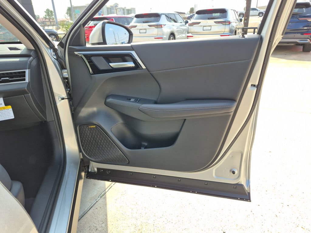 New 2026 Mitsubishi Outlander SE image 87
