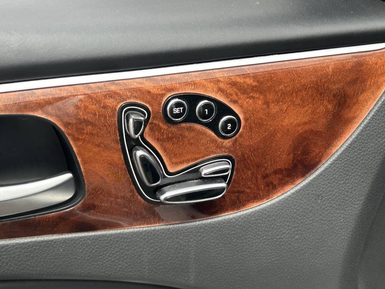 Used 2015 Hyundai Equus Signature RWD image 27