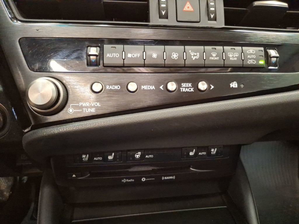 Used 2022 Lexus ES 350 w/ Premium Package image 27