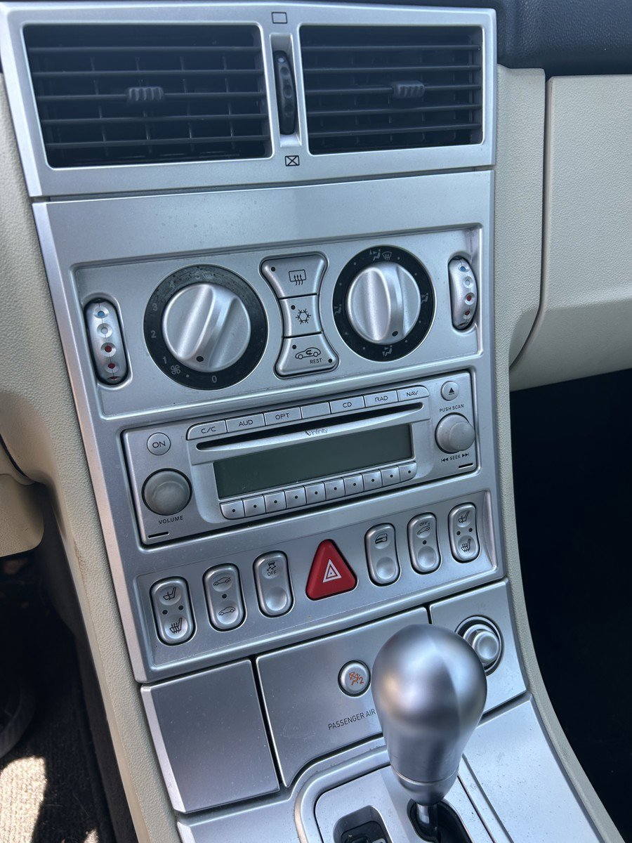 Used 2005 Chrysler Crossfire Limited RWD image 13