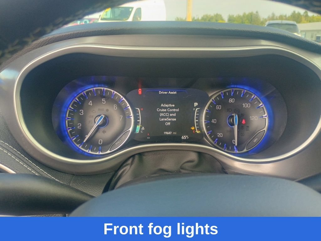 Used 2025 Chrysler Pacifica Select FWD image 14